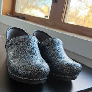 Dansko Black and Gray Patterned Mules
